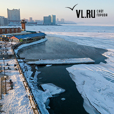 Жители Владивостока сообщают о запахе канализации на Спортивной набережной 