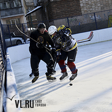 В турнире по дворовому хоккею сразятся 12 команд из Владивостока 