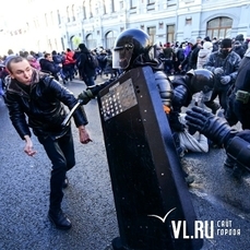 Во Владивостоке возбуждено два уголовных дела из-за применения насилия к представителям власти во время несанкционированного митинга
