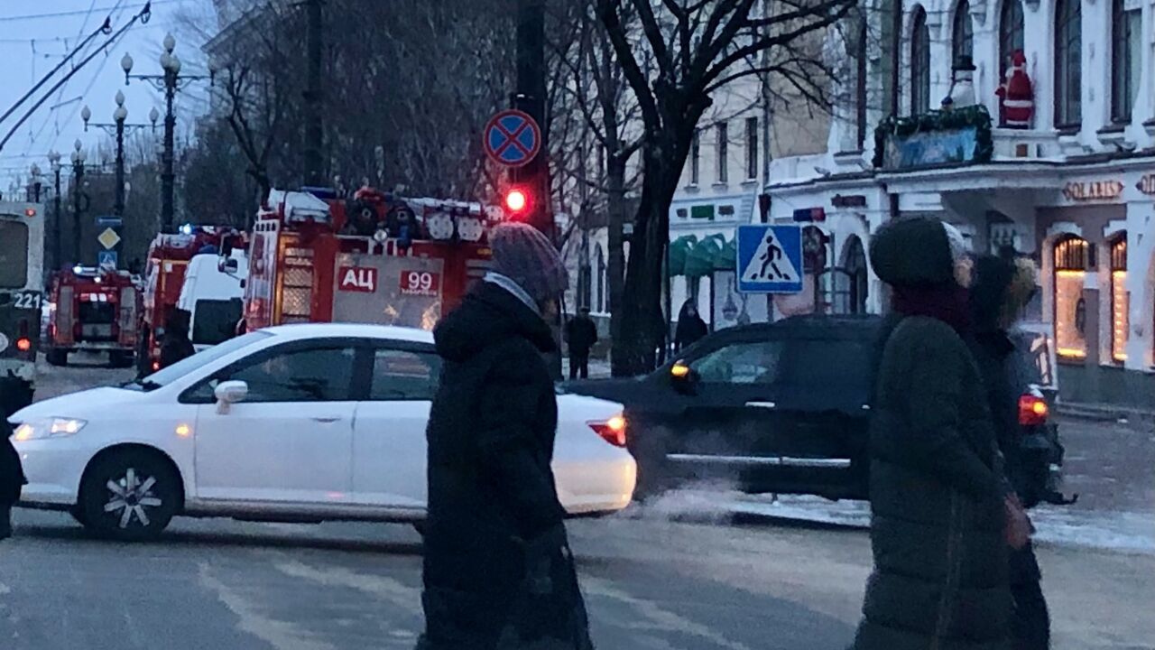 Главную улицу Хабаровска перекрыли из-за пожара в историческом здании