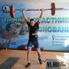 На ежегодном юношеском турнире по тяжёлой атлетике установили рекорды Владивостока 