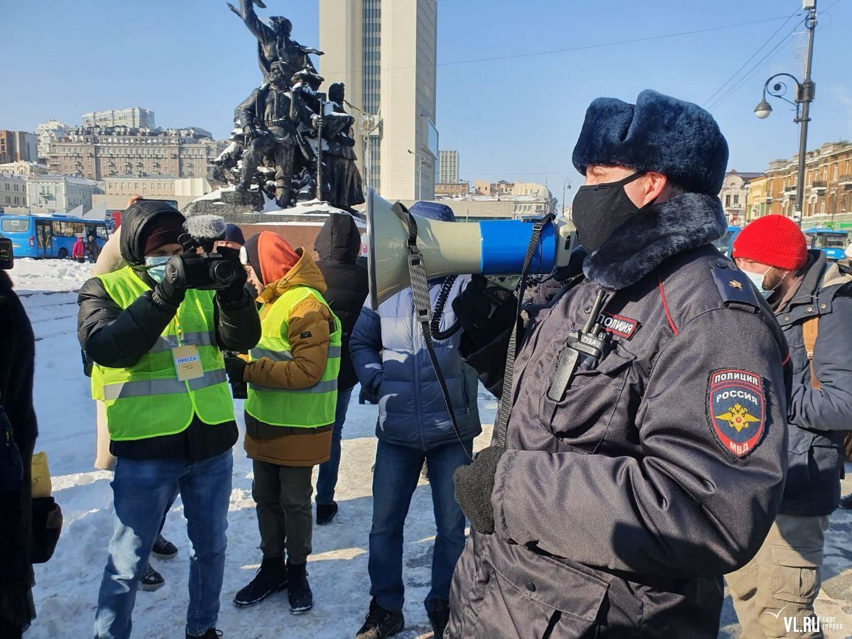 дтп владивосток сегодняшний день. авария во владивостоке сегодня. омон владивосток. приус владивосток. акции протеста владивосток.
