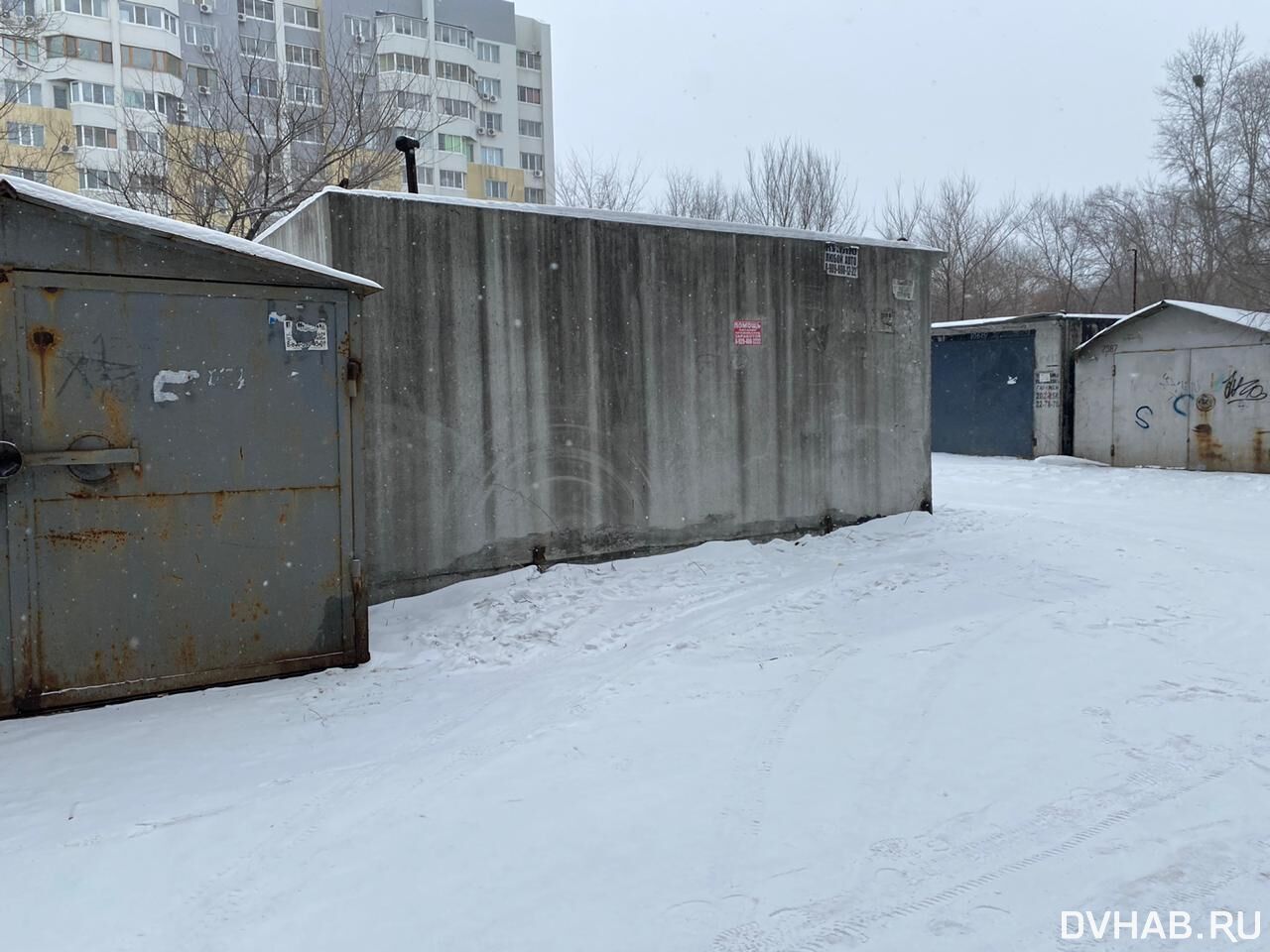 Вредительство: с полутора десятков машин сорвали госномера на Вяземской  (ФОТО) — Новости Хабаровска