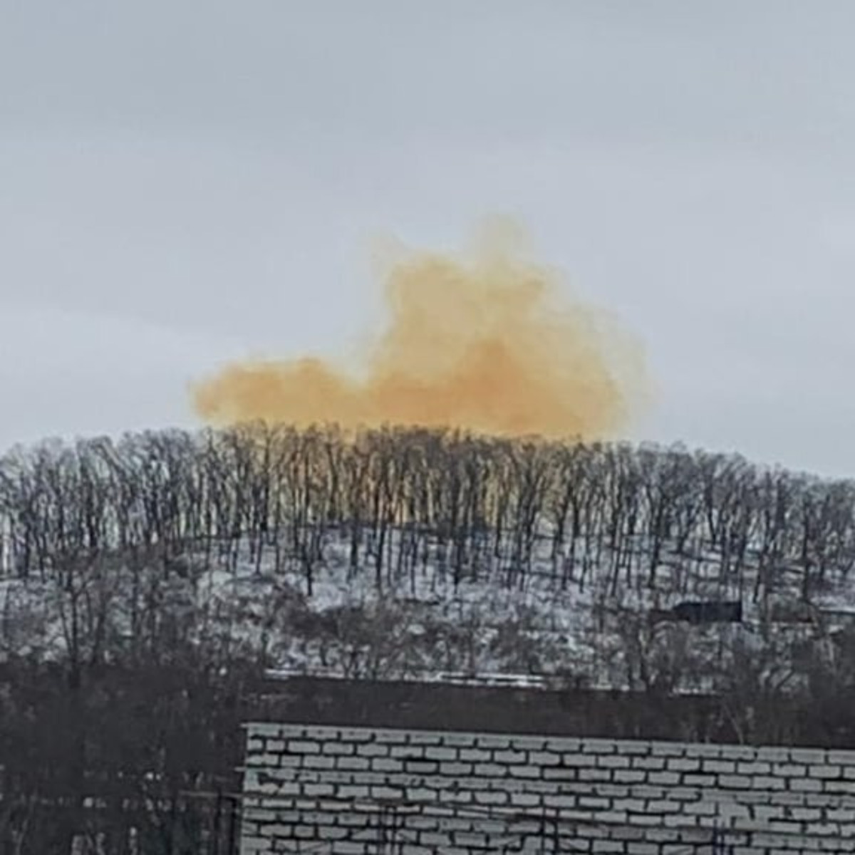 желтое свечение в небе. оранжевое пятно на небе. оранжевое пятно на небе. красное пятно на небе ночью. огненные шары в небе ночью.