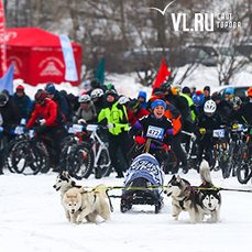 На велосипедах, лыжах, бегом и на собаках: 450 человек участвовали в ледовом ралли «Тур острова Папенберг» 