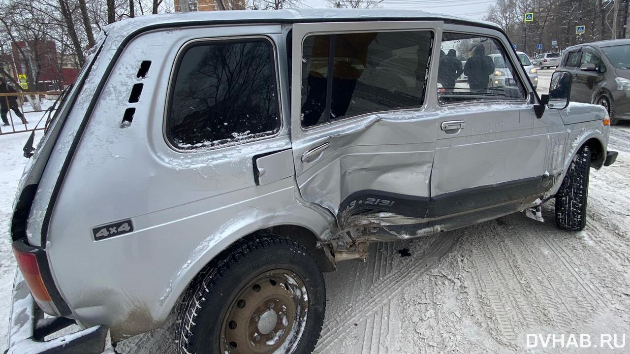 В спорное ДТП попала полицейская машина на Волочаевской (ФОТО) — Новости  Хабаровска