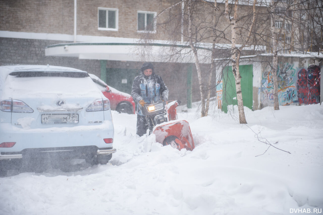 Let it snow: как хабаровчане переживали снежный циклон (ФОТОРЕПОРТАЖ) —  Новости Хабаровска