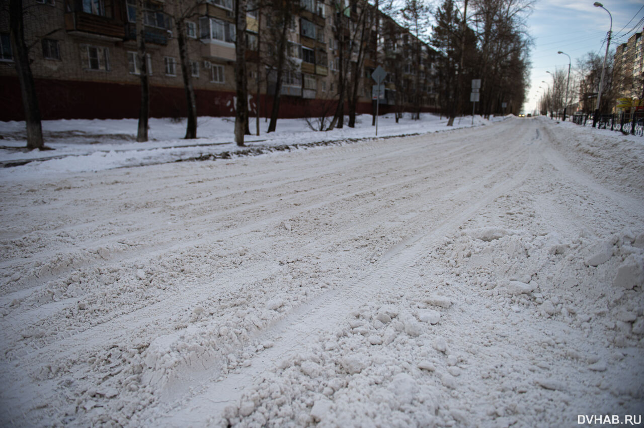 Уберут ли. Снежный Покров в Хабаровске. Сугробы в Хабаровске. Снег в Хабаровске. Не растаявший снег.