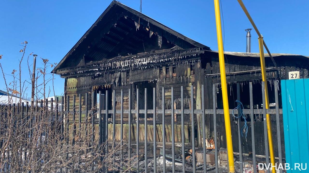 Уехавшая от городской суеты пара погибла в ночном пожаре на Нагорной (ФОТО)  — Новости Хабаровска