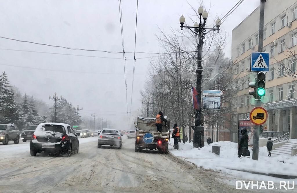 Сегодня, второй день подряд, Хабаровск находится в снежном плену
