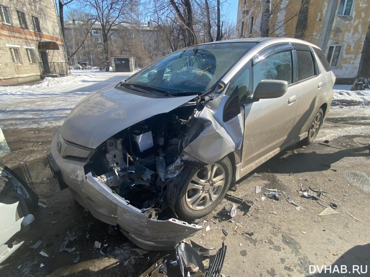 Автомобиль-невидимка: в упор не рассмотрел встречную машину таксист (ФОТО)  — Новости Хабаровска