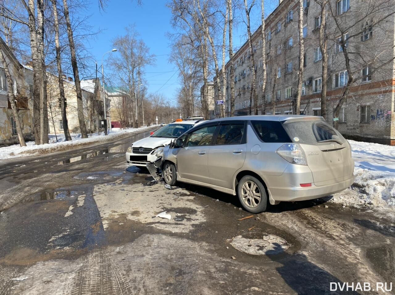 Автомобиль-невидимка: в упор не рассмотрел встречную машину таксист (ФОТО)  — Новости Хабаровска