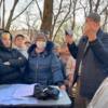 Жители требовали объяснить им, как такой участок мог уйти под застройку — newsvl.ru
