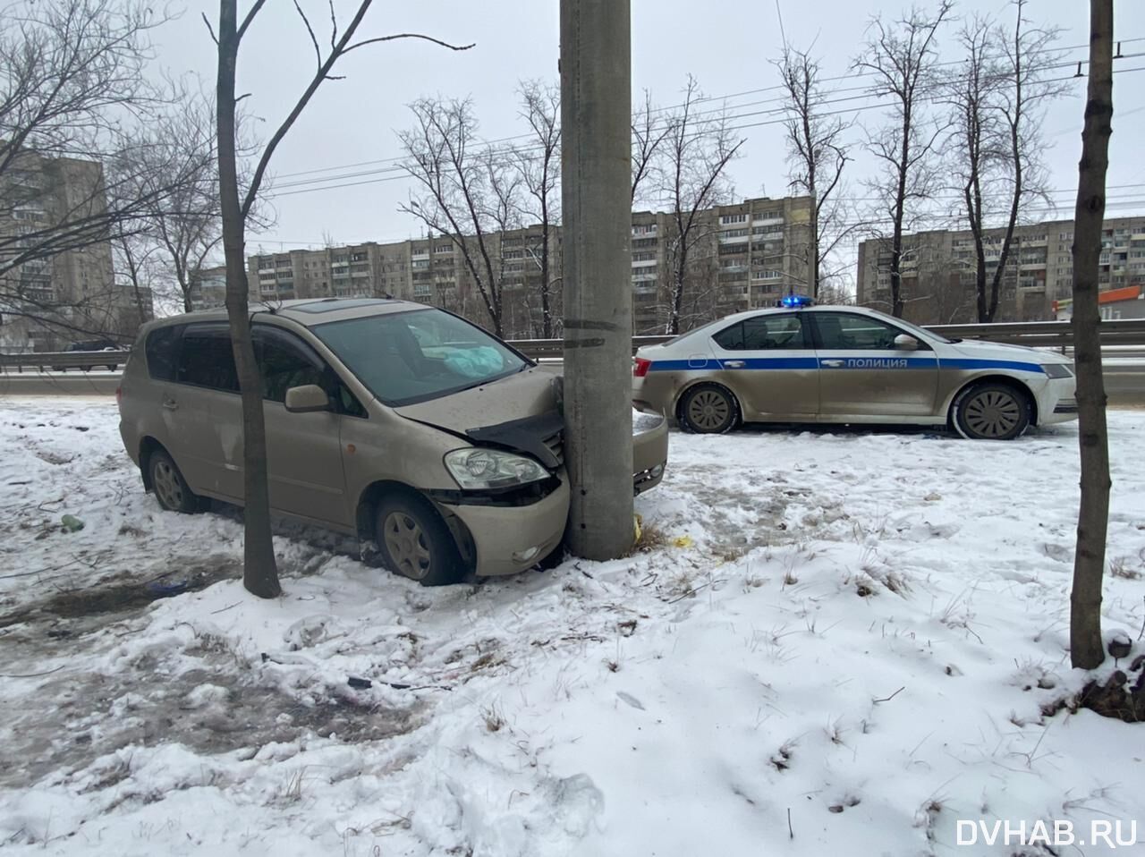 Умер в движении: водитель Toyota Ipsum скончался за рулем (ФОТО) — Новости  Хабаровска