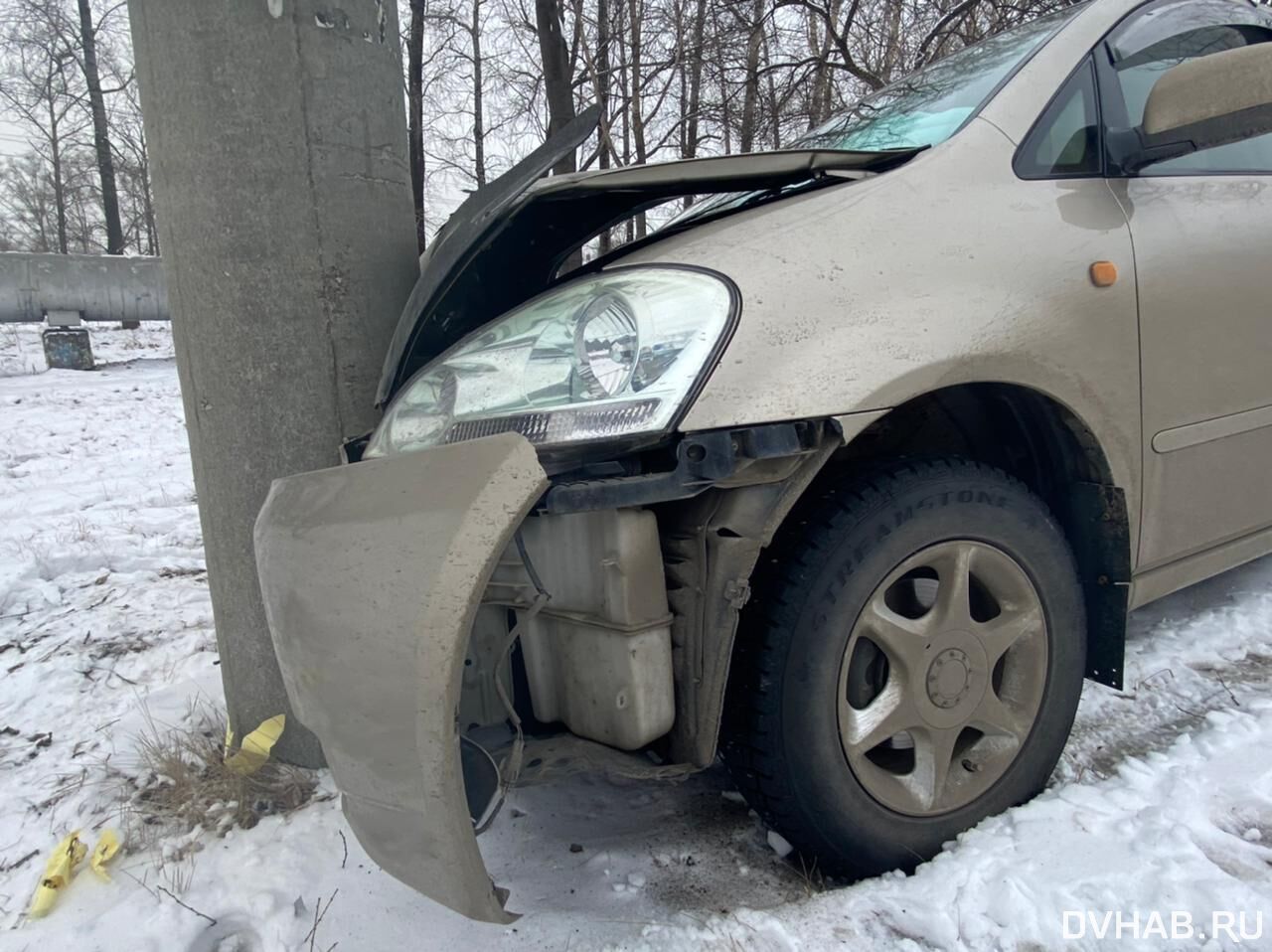 Умер в движении: водитель Toyota Ipsum скончался за рулем (ФОТО) — Новости  Хабаровска