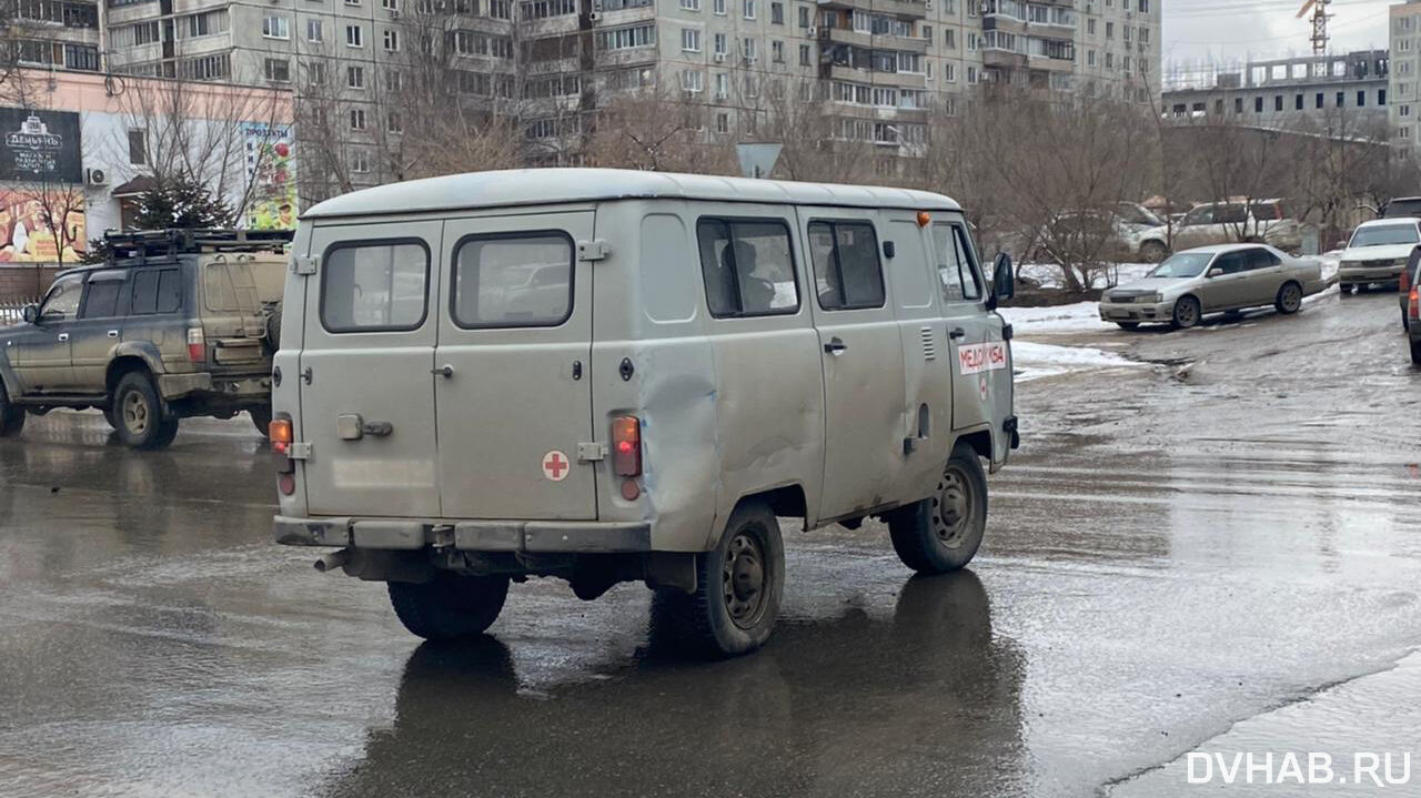 Водитель машины медслужбы устроил аварию на Демьяна Бедного (ФОТО) —  Новости Хабаровска