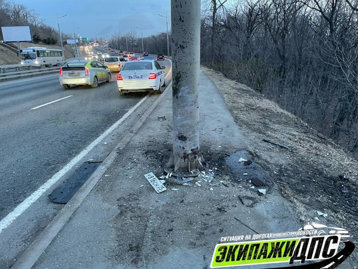 стелла на въезде во владивосток