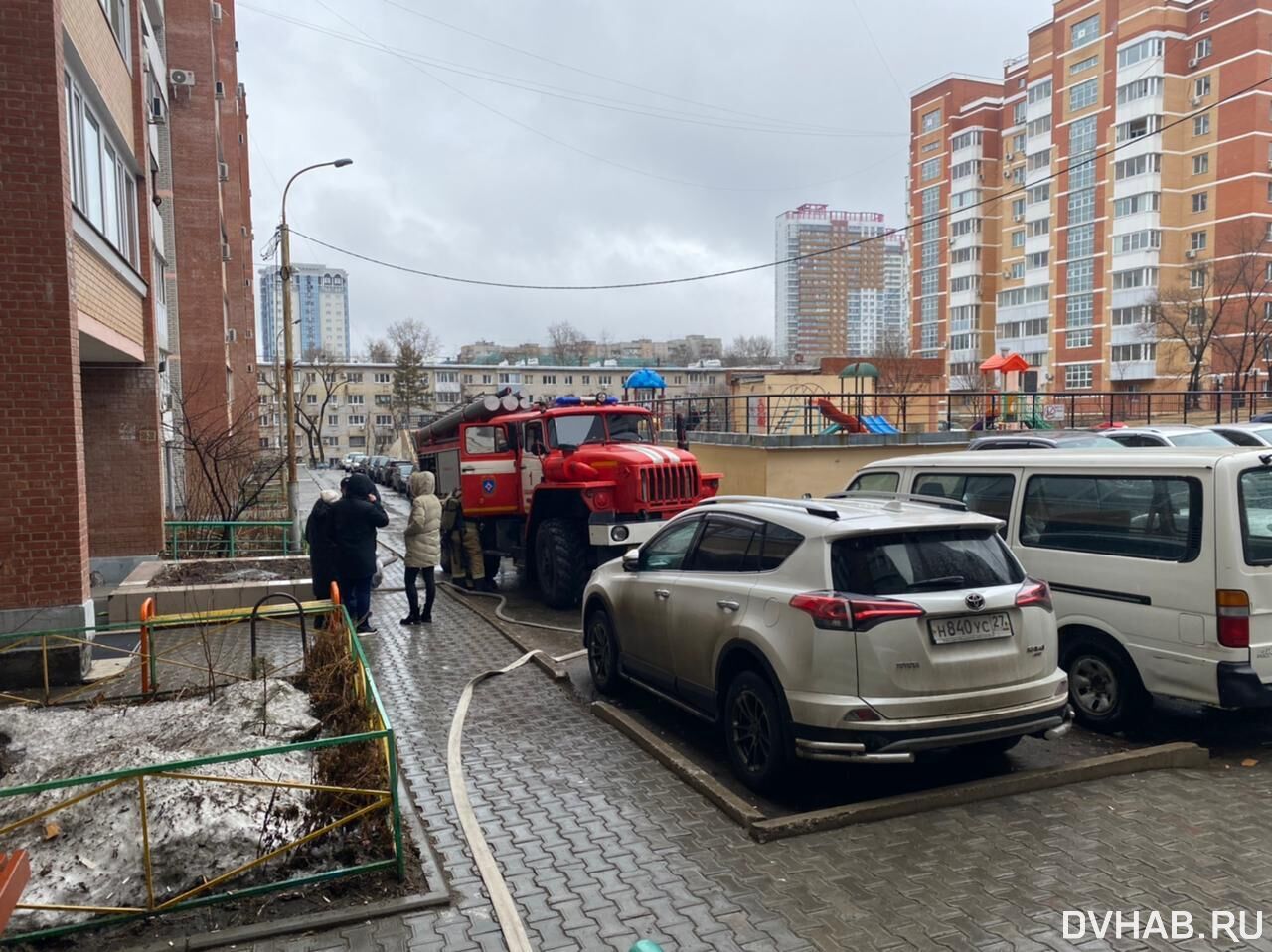 Спасибо, соседи: на Войкова из-за окурка горела квартира (ФОТО; ВИДЕО) —  Новости Хабаровска