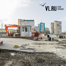 На месте снесённого рынка на улице Карбышева собираются построить спорткомплекс — жителям обещают вернуть перекрытый проход