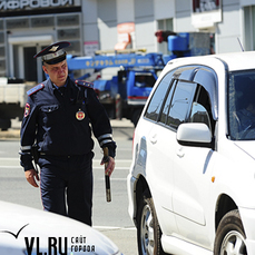 Работник автосервиса во Владивостоке угнал у клиента Mitsubishi Pajero