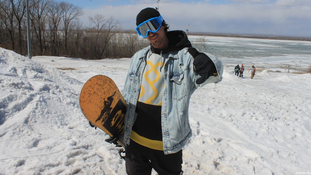 Сноубордисты при плюсовой температуре закрыли горнолыжный сезон под Хабаровском (ФОТО; ВИДЕО)