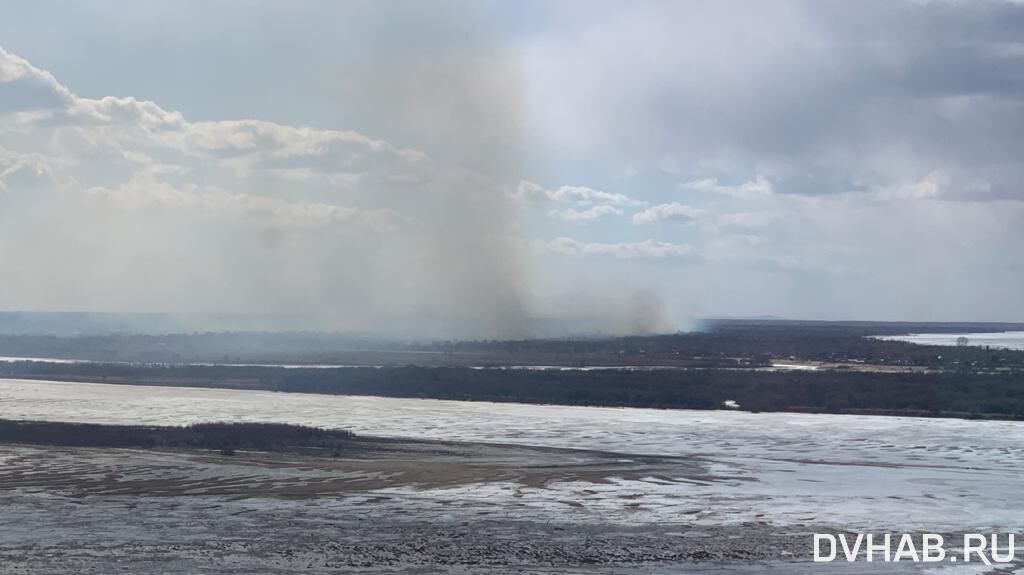 Огонь все ближе: хабаровчан пугают пожары за Амуром (ФОТО)
