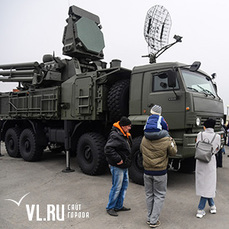 Военная техника, служба по контракту и солдатская каша: во Владивостоке отметили День войск противовоздушной обороны 