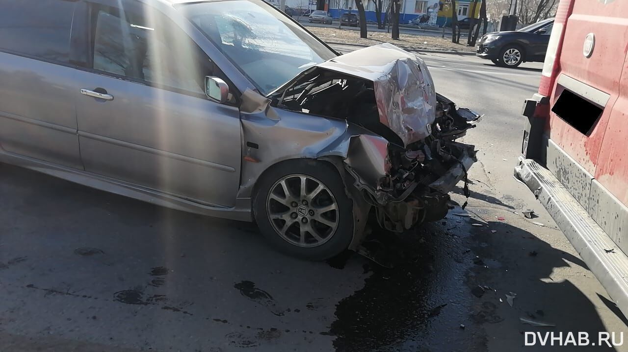 Водитель автобуса устроил ДТП с пострадавшим на Краснореченской (ФОТО;  ВИДЕО) — Новости Хабаровска