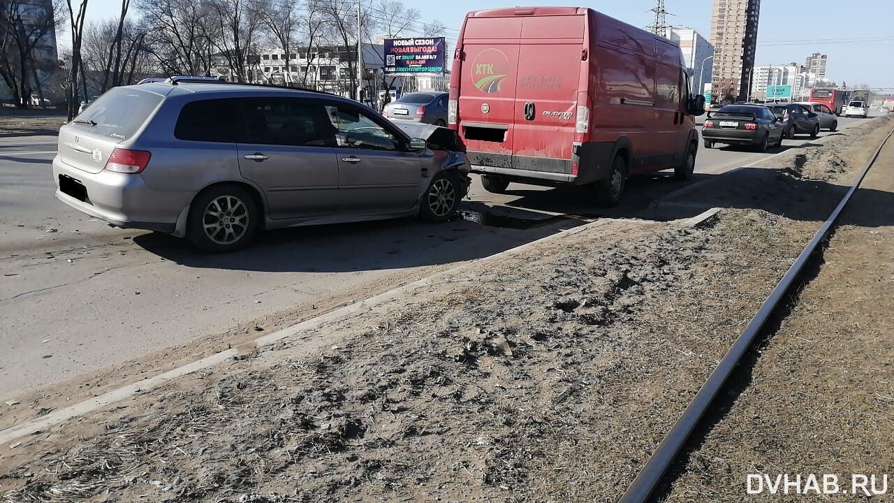 Водитель автобуса устроил ДТП с пострадавшим на Краснореченской (ФОТО;  ВИДЕО) — Новости Хабаровска