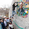 В День космонавтики изображение Сергея Королёва украсило подпорную стену в центре Владивостока