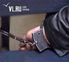 Полицейские изъяли у закладчика во Владивостоке около ста свертков с запрещёнными веществами
