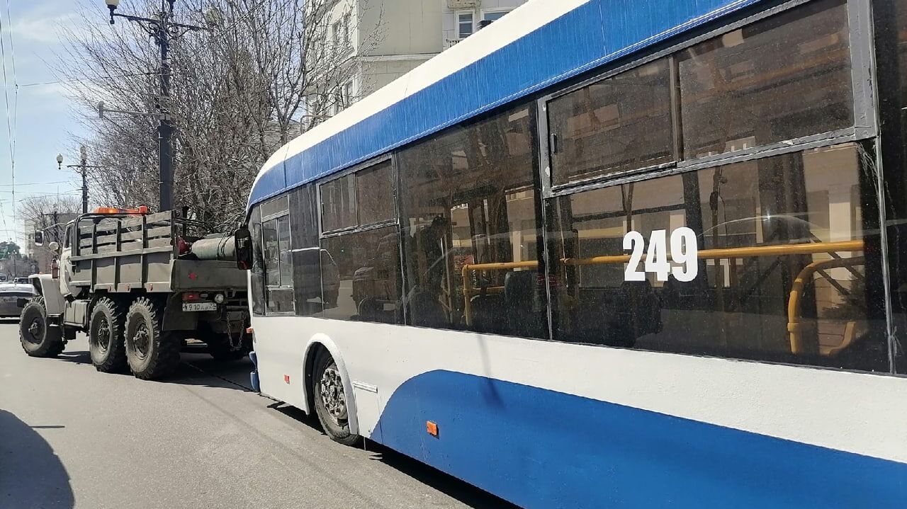 Распиаренные московские троллейбусы начали ломаться в Хабаровске (ФОТО)