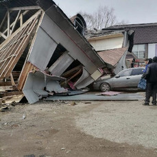 Декоративный дом, который сдуло ветром в Лесозаводске, должны были снести до 24 апреля – прокуратура