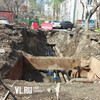 Жители дома по Гульбиновича жалуются на «застарелый» котлован во дворе — ВПЭС сообщает о ремонте теплотрассы (ФОТО)