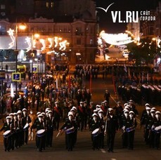 Сегодня дороги в центре Владивостока перекроют для генеральной репетиции парада Победы с 21:00 до 01:00 