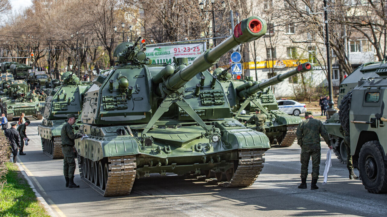 Танки разбивают хабаровские дороги из-за нехватки денег у военных (ФОТО) —  Новости Хабаровска