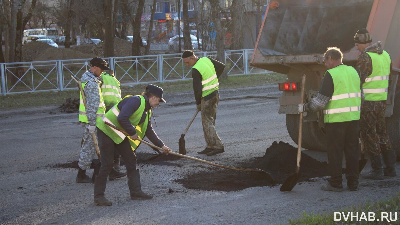 Смыло заплатки: ямочный ремонт дорог срывается в Хабаровске