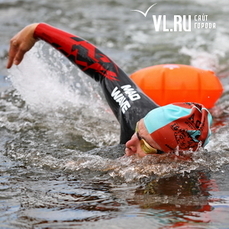 Во Владивостоке провели соревнования по плаванию на открытой воде 