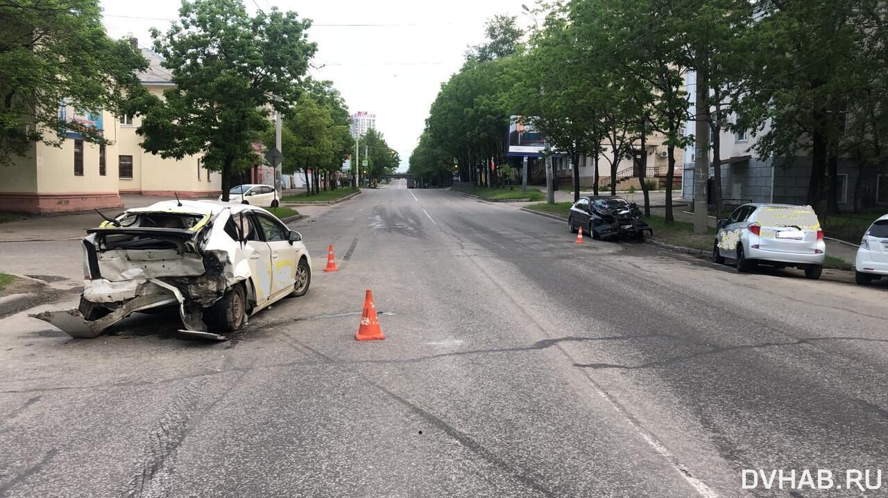 Исчезнувший гонщик: пассажир такси тяжело пострадала в ДТП на Ленинградской