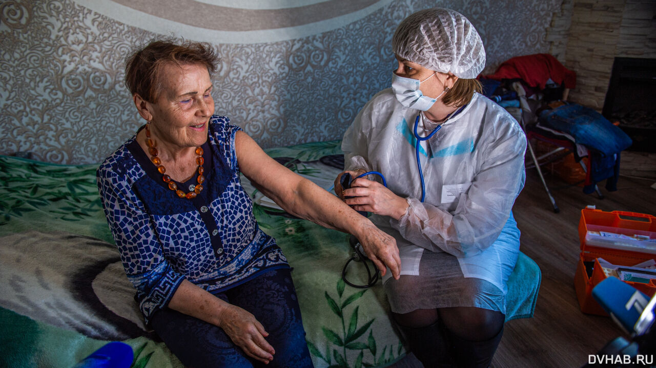 Одноукольную вакцину от коронавируса привезут в Хабаровск осенью