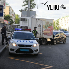 ДТП с участием трёх автомобилей произошло в районе ТЦ &laquo;Искра&raquo; – одну из участниц аварии госпитализировали (ФОТО; ОБНОВЛЕНО 21:08)