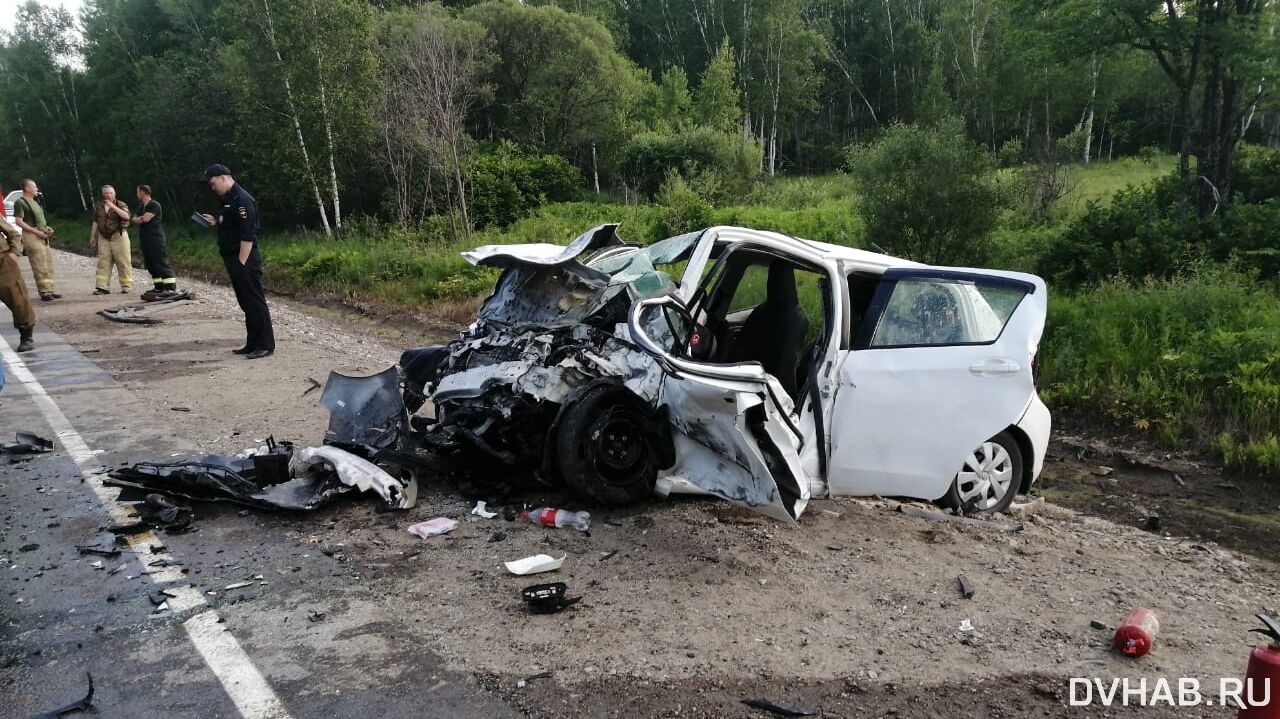 Пять человек погибли в автокатастрофе на трассе Хабаровск - Владивосток (ФОТО; ОБНОВЛЕНИЕ)