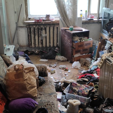 В подразделении по делам несовершеннолетних показали состояние квартиры во Владивостоке, в которой жил мальчик-инвалид
