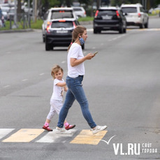 Новые светофоры поставят на оживлённых пешеходных переходах улицы Русской 