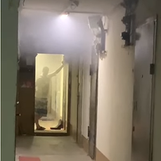 Пьяный мужчина повредил шесть машин и пытался поджечь дверь квартиры на Красного Знамени 