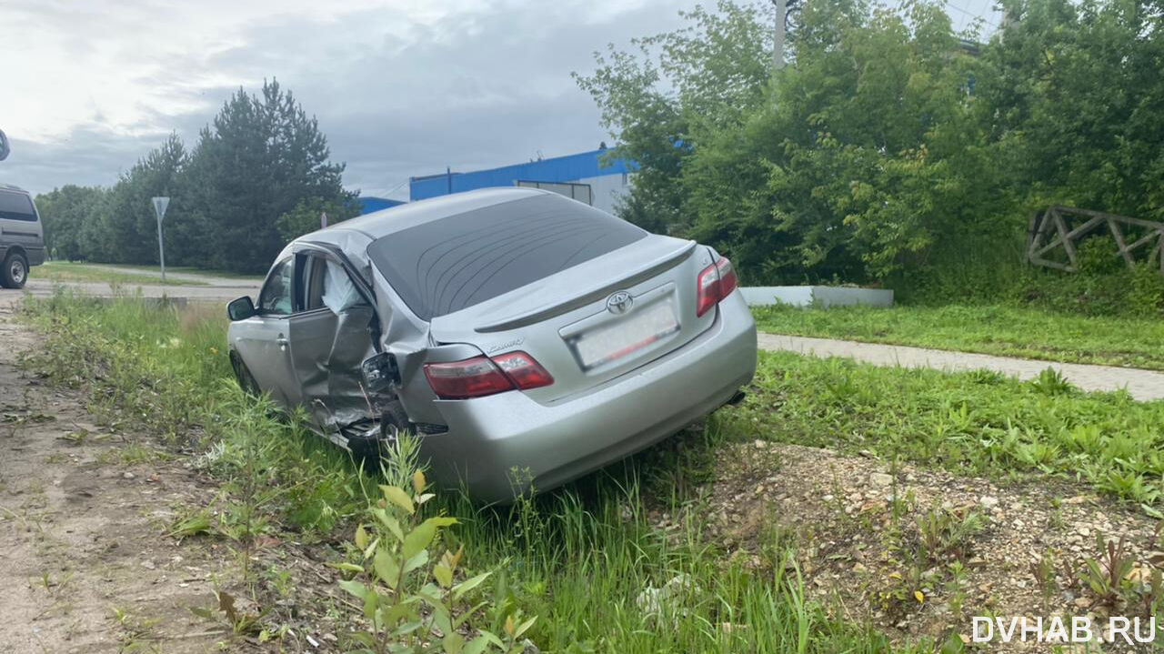 Виноватых нет: в спорную аварию попали на Автономной два автомобилиста  (ФОТО, ВИДЕО) — Новости Хабаровска