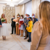 Поздравить молодожёнов пришли родные и близкие — newsvl.ru