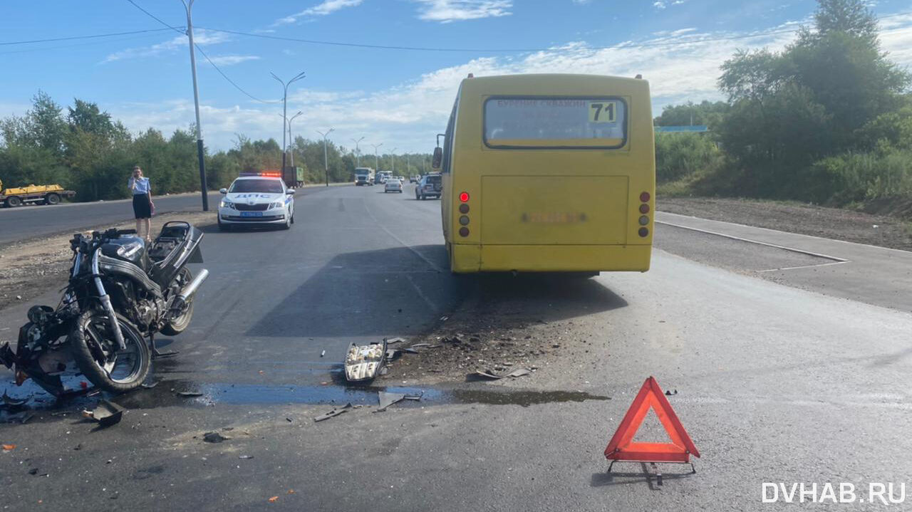 Медленно летел: байкер из ЕАО разбился у Амурского моста (ФОТО; ОБНОВЛЕНИЕ)  — Новости Хабаровска