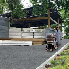 Тротуар у террасы японского ресторана на «Фирсова» расширят для пешеходов