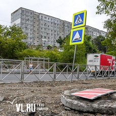 Доступ на пешеходный переход по Харьковской перекрыли ограждениями во время ремонта БКАД 